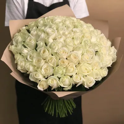 101 белых роз украшают элегантный стол - jpg