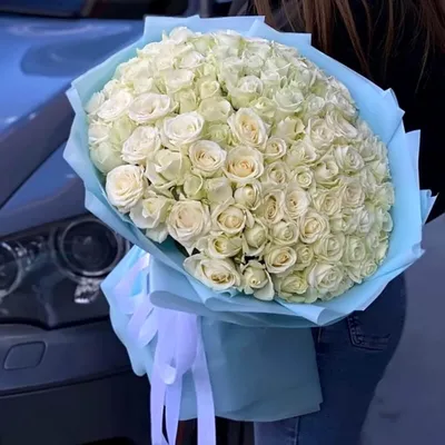 Фото роскошного букета из 101 белой розы с лентой - jpg