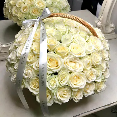 101 белых роз создают атмосферу любви и романтики - webp