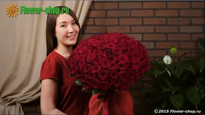 Чудесное фото: 101 роза в руках