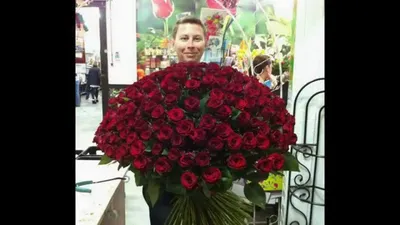 Уникальное фото: 101 роза в руках