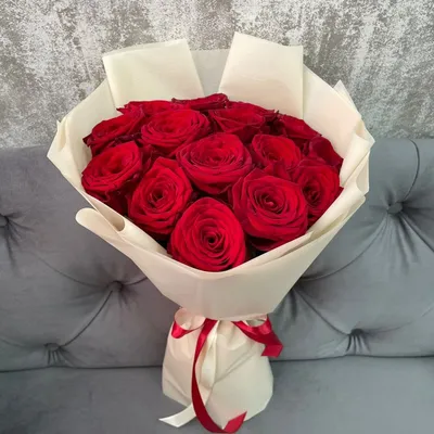 Букет из 15 роскошных красных роз