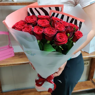 Фото красных роз с выбором формата