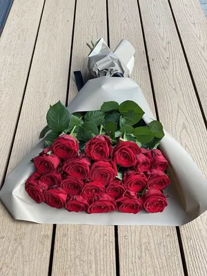 Изысканные фото букета из 20 роз в удобных форматах