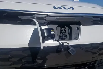 Download Stunning Images of the 2023 Kia Niro EV