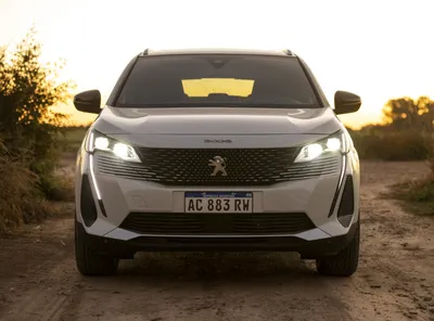 Скачать фото Peugeot 3008 2023 в формате PNG