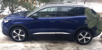 Peugeot 3008 2023: Фото в городской среде