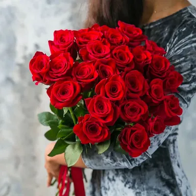 Удивительные изображения 25 красных роз в форматах jpg, png и webp