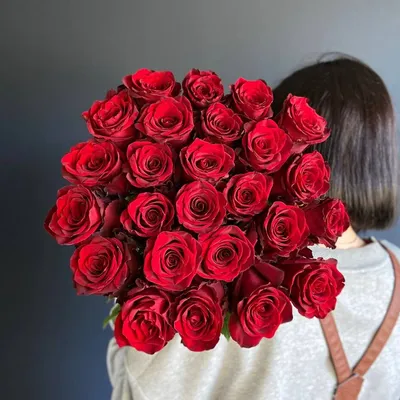 Потрясающие фотографии 25 красных роз доступны для скачивания