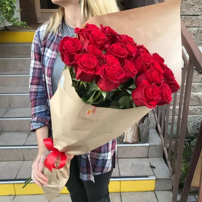 Фото, показывающие красоту 25 красных роз, доступны для загрузки