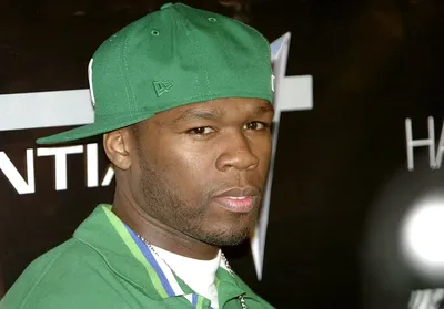 Фото 50 Cent, отображающее его энергичность