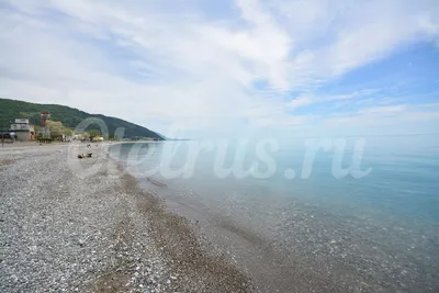 Фото пляжа Цандрипш в Абхазии с прекрасным видом на море