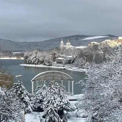 Ледяные чудеса: Фотографии Абрау дюрсо зимой