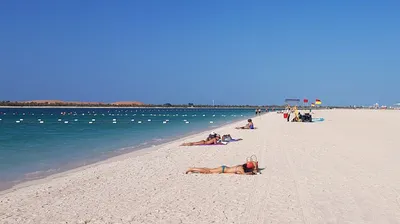 Фото пляжей Абу-Даби: великолепие природы на вашем экране