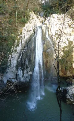 Искусство воды: захватывающие фото Агурских водопадов