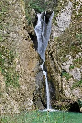 Удивительные Агурские водопады на ярких фотографиях