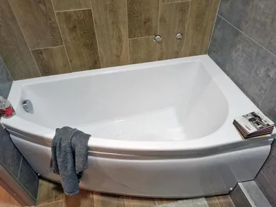 Изображение акриловой ванны Triton в 4K разрешении для высококачественного просмотра