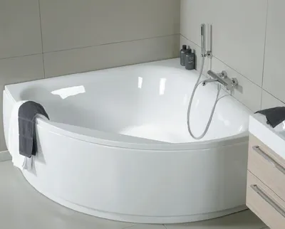 Изображение акриловой угловой ванны в HD качестве
