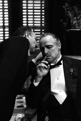 Когда Аль Пачино воплощает Майкла Корлеоне: кардинальная переменная точка в киноистории.