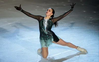 Фото Алины Загитовой на льду: скачайте в любом формате