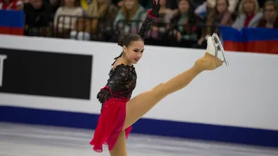 Алина Загитова на льду: 15 лучших кадров