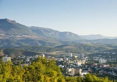 Зимние моменты Алушты на фото: скачивайте ваши любимые фотографии!