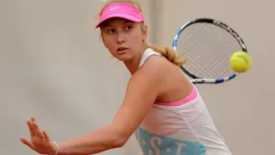 Анастасия Потапова: теннисный талант с лицом ангела