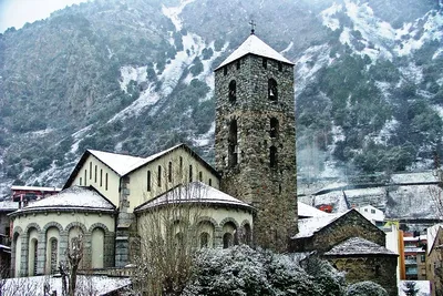 Зимний волшебный мир Андорры: Фотографии высокого качества для скачивания в WebP