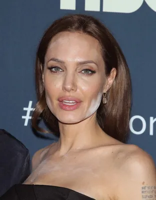 Анджелина Джоли: красота в каждой детали
