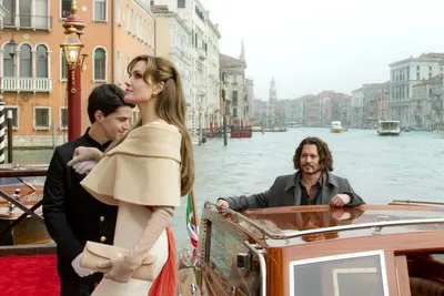 Скачать бесплатно обои Анджелины Джоли из фильма Турист