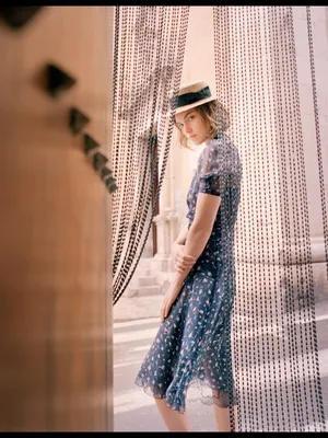 Фото моделей в элегантных платьях на странице Аризона Мьюз