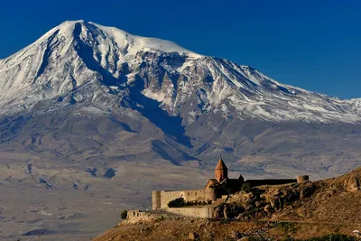 Зимние отражения Армении: скачайте красивые изображения