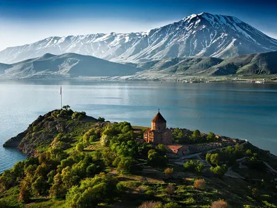 Фотографии заснеженной Армении: выбирайте свой формат