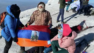 Обои армянских гор - фон величественных горных вершин