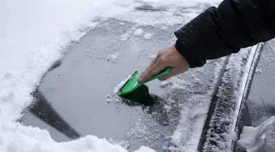 Фото на андроид: Зимний арт с автомобилем