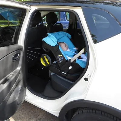 Фото автокресла в машине - с системой безопасности Isofix