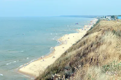 Забитые пляжи и ясные воды: Фото Азовского моря покажут вам его неподдельную прелесть