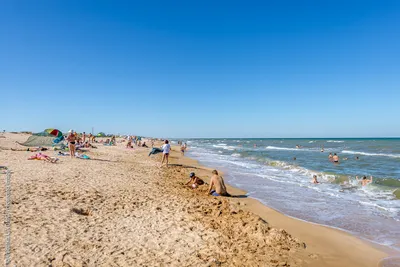 Релакс с видом на море: Насладитесь фотографиями прекрасных пейзажей пляжа Азовского моря