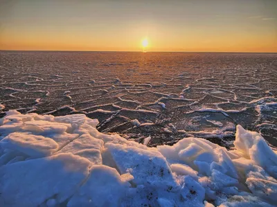 Зимний пейзаж: Азовское море на фото