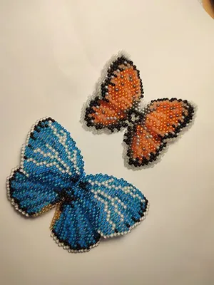 Яркие и насыщенные бабочки из бисера в формате WebP