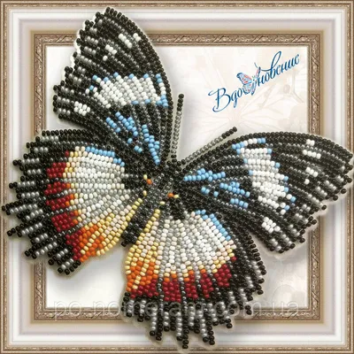 Искусство бисероплетения - бабочки на фото