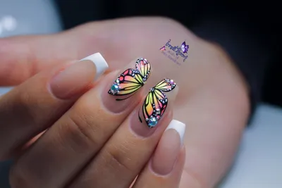Фото бабочек на ногтях: выберите желаемый формат