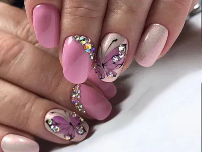 Замечательные бабочки на ногтях: выберите желаемый размер картинки