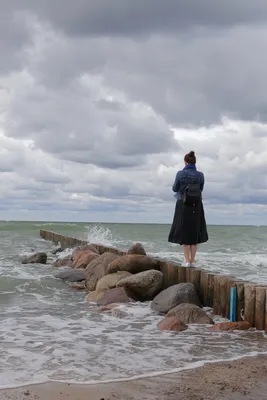 Фотографии Балтийского моря в Калининграде: волны, песок, и чистое небо