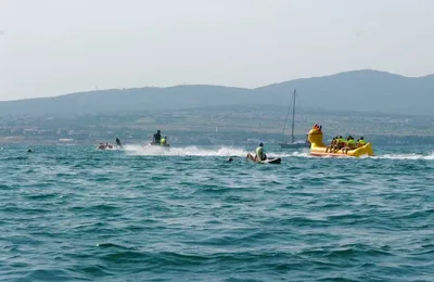 Картинка с бананом на морском пейзаже