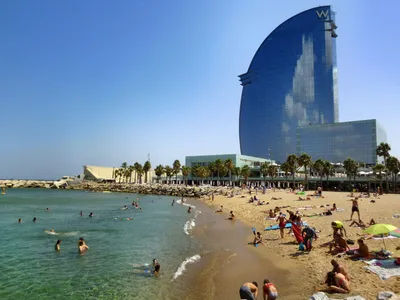 Фото Барселона пляж - выберите размер и формат для скачивания