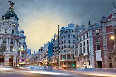 Зимние краски Барселоны: Изображения для скачивания в JPG, PNG, WebP