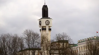 Фотка красочных башенных часов в хорошем качестве: скачать бесплатно