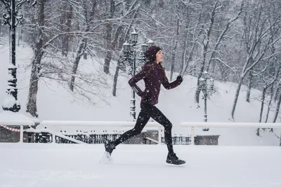 Зимние моменты: бег в разных форматах и размерах