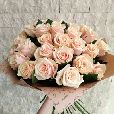 Фото розы с пастельными оттенками